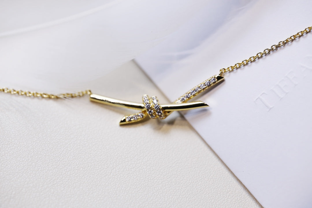 [Lume Jewelry]KNOT NECKLACE GOLD DIAMONDS