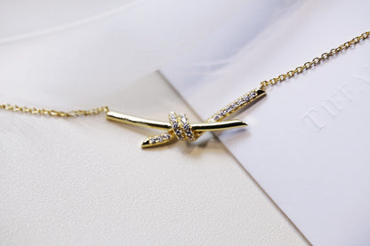 [Lume Jewelry]KNOT NECKLACE GOLD DIAMONDS
