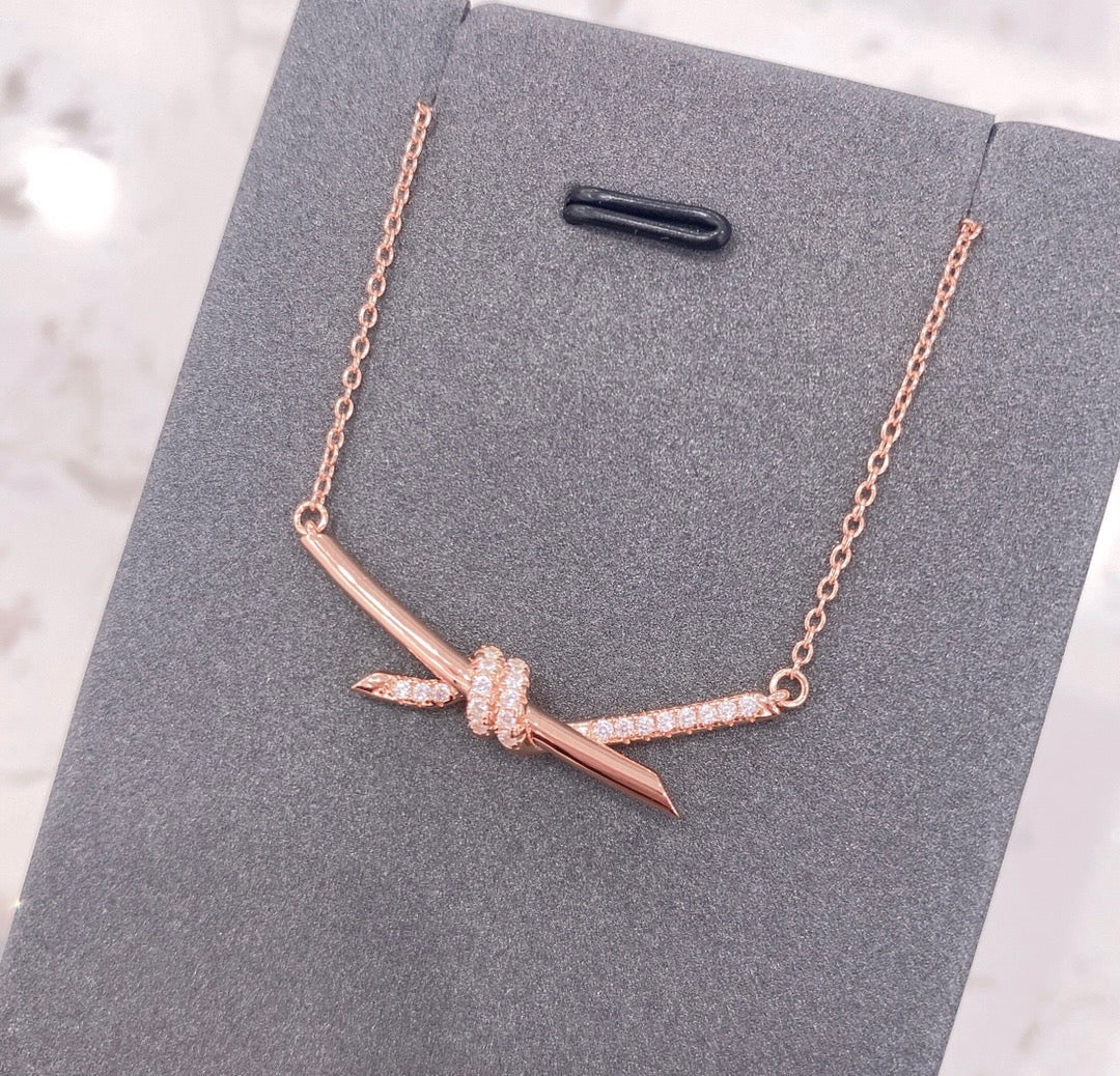 [Lume Jewelry]KNOT NECKLACE DIAMONDS