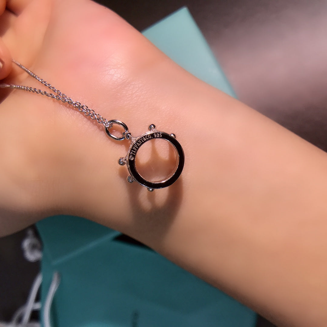[Lume Jewelry]CROWN PEDANT NECKLACE