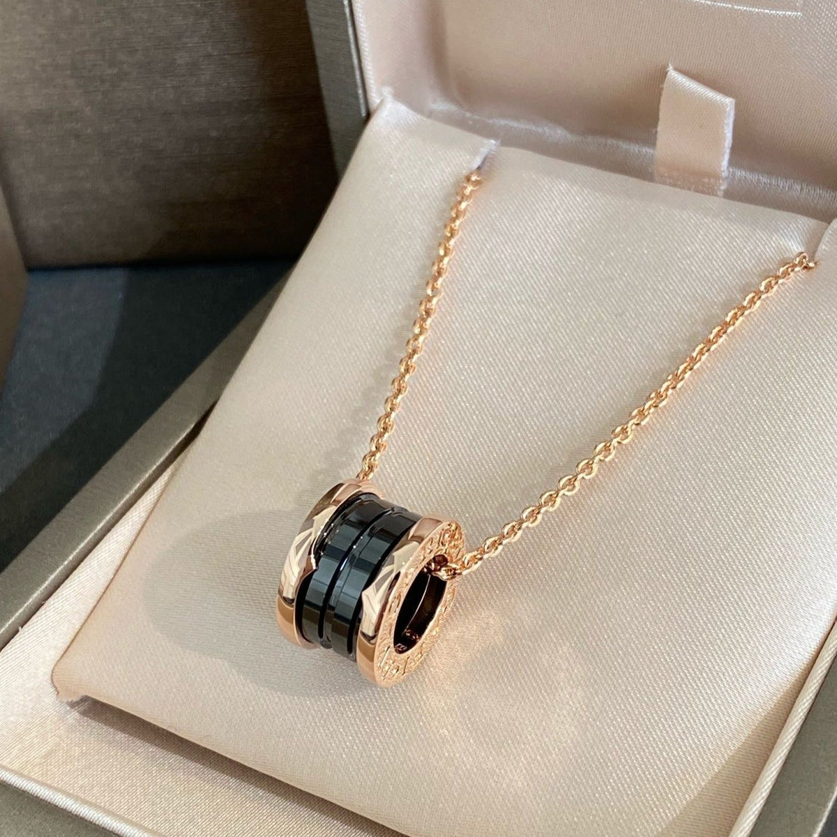 [Lume Jewelry]ZERO 1 BLACK CERAMIC PINK GOLD NECKLACE