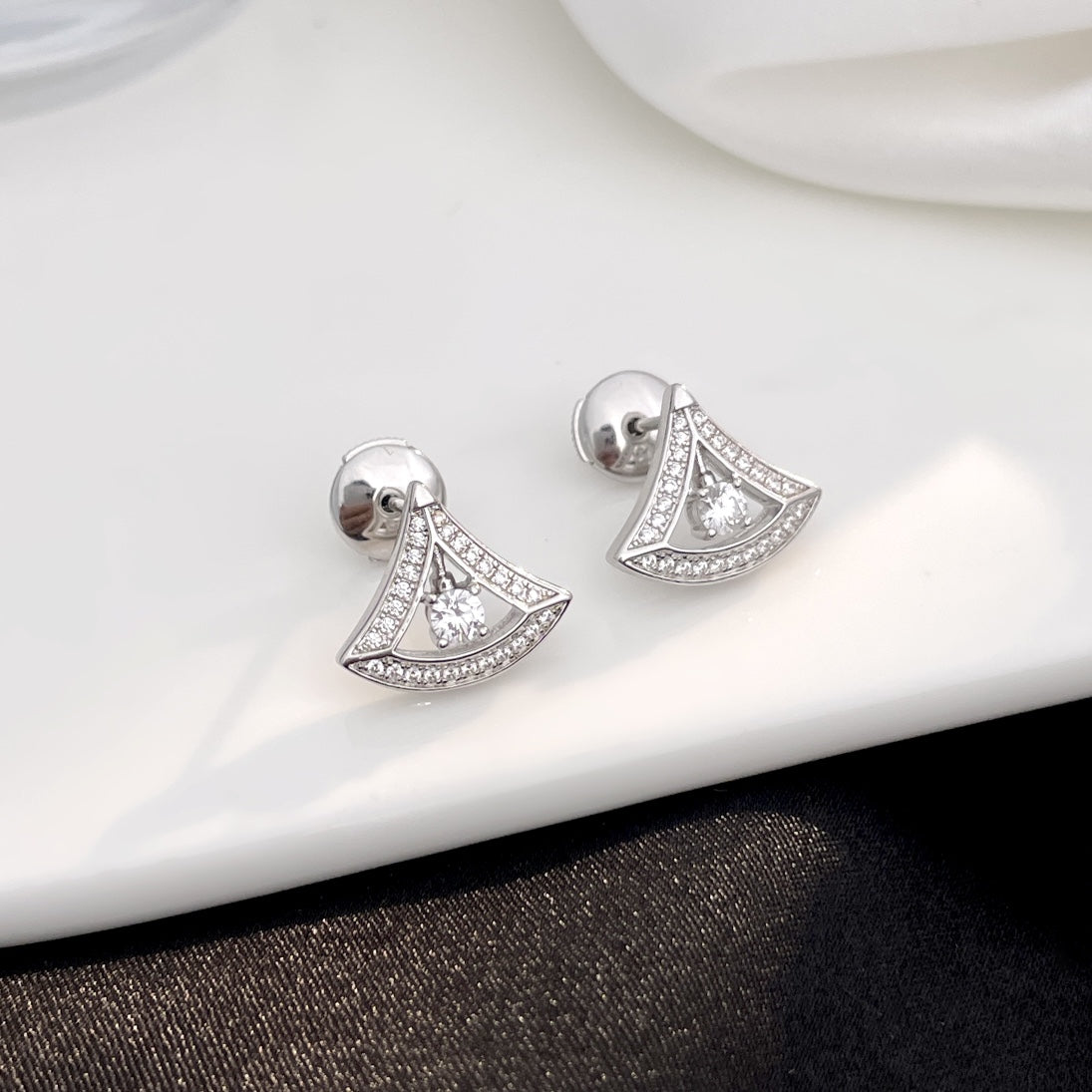 [Lume Jewelry]DREAM MINI DIAMOND STUD EARRINGS
