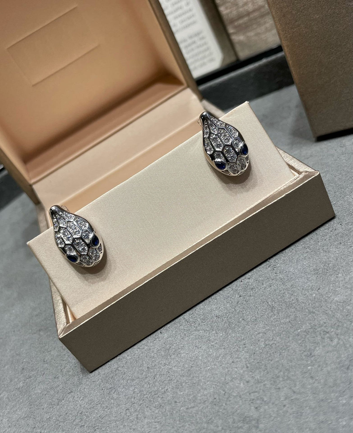 [Lume Jewelry]SERPENT DIAMOND STUD EARRINGS