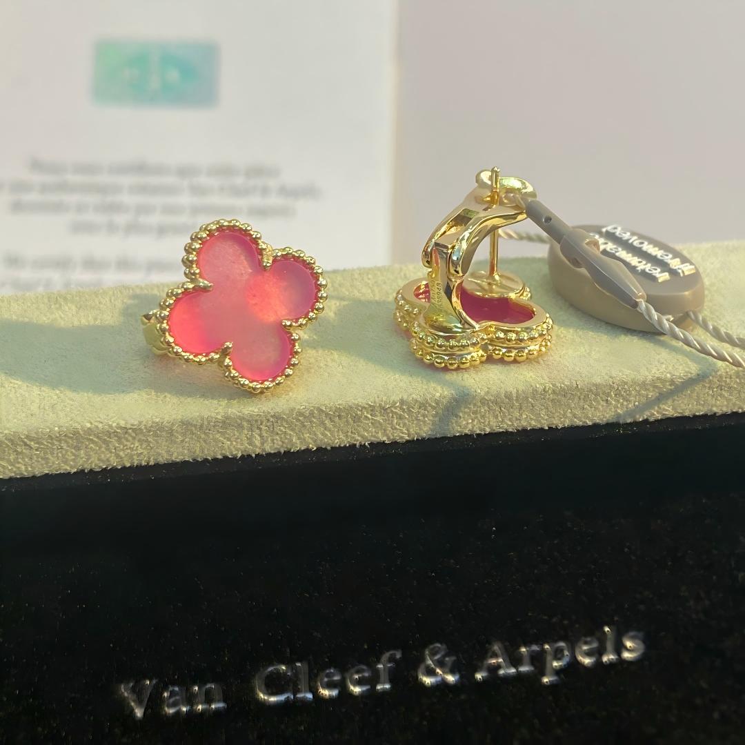 [Lume Jewelry]NEW CLOVER 15MM PINK ENAMEL STUD EARRINGS