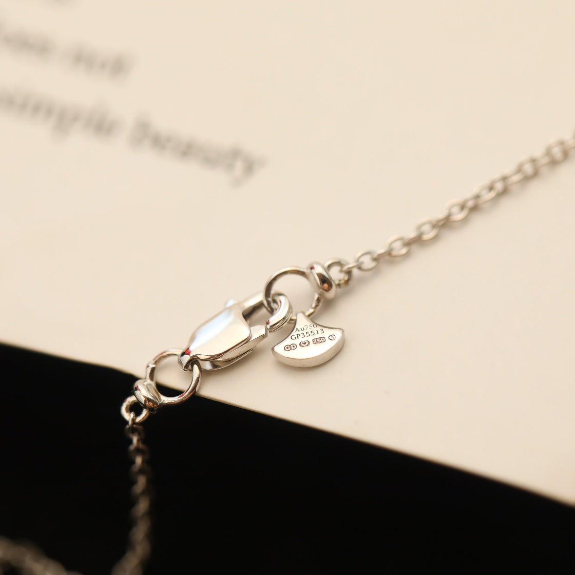 [Lume Jewelry]]wild flower diamond line pendant