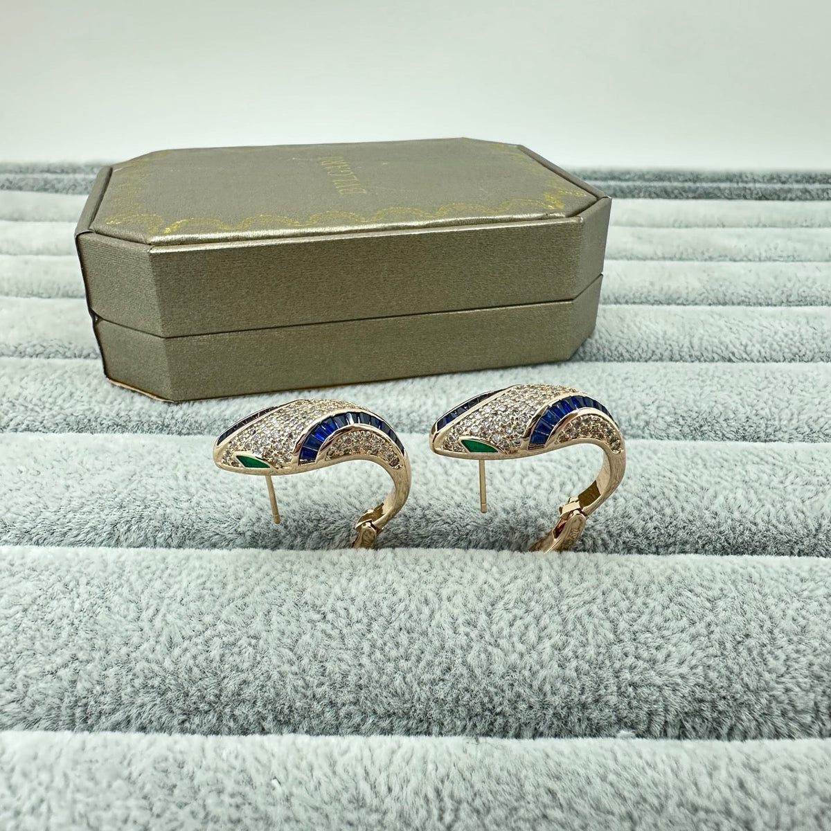 [Lume Jewelry]FULL STONE TWO-TONE SNAKE EARRING STUDS