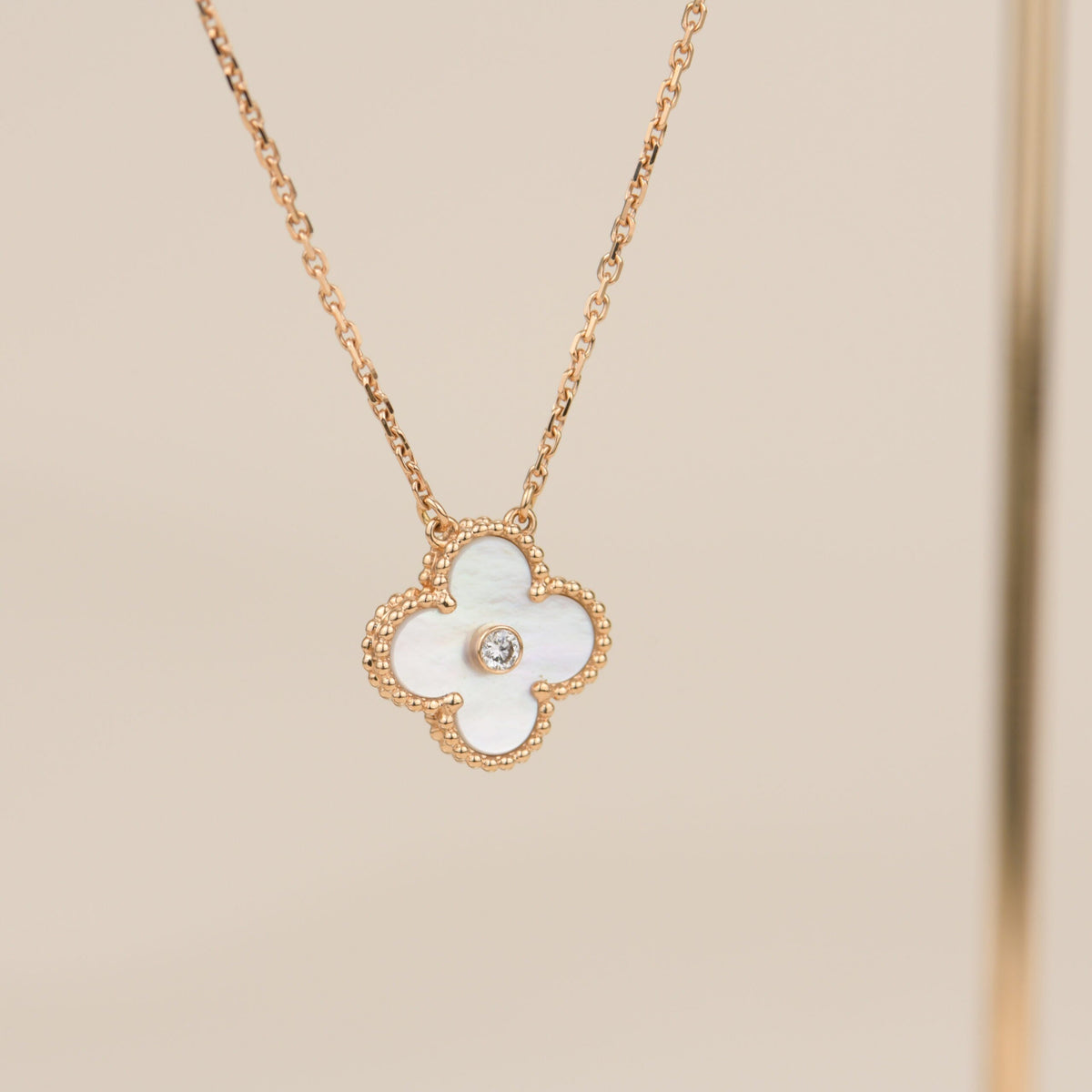 ¡®Lume Jewelry¡¯CLOVER 15MM DIAMOND WHITE FRITILLARIA NECKLACE