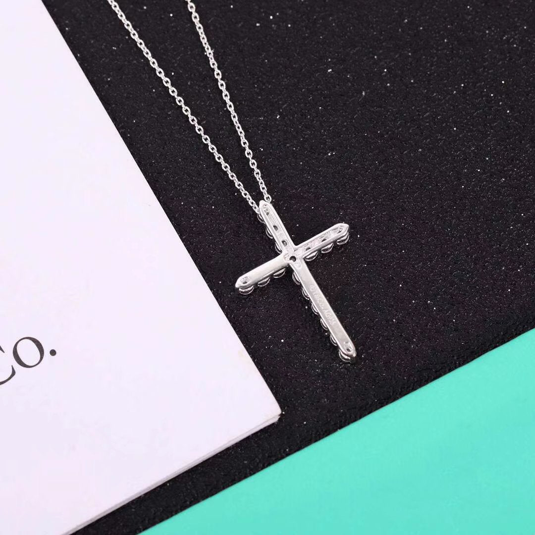 [Lume Jewelry]MOISSANITE STONE CROSS PENDANT NECKLACE SIMULATED DIAMOND CROSS CHOKER